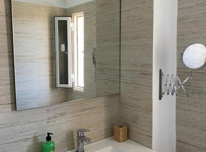 Americas Sea View And Apartman